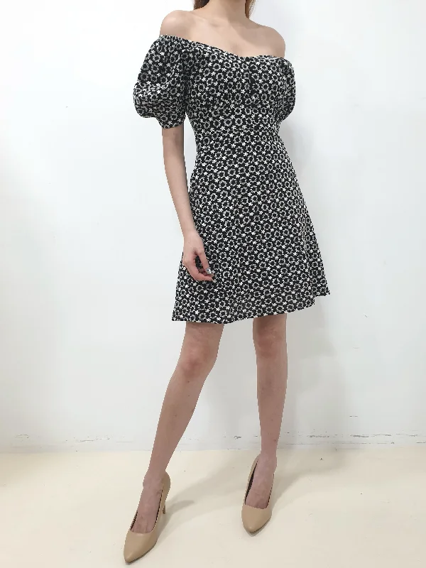 Delicate Connection Dress - Black