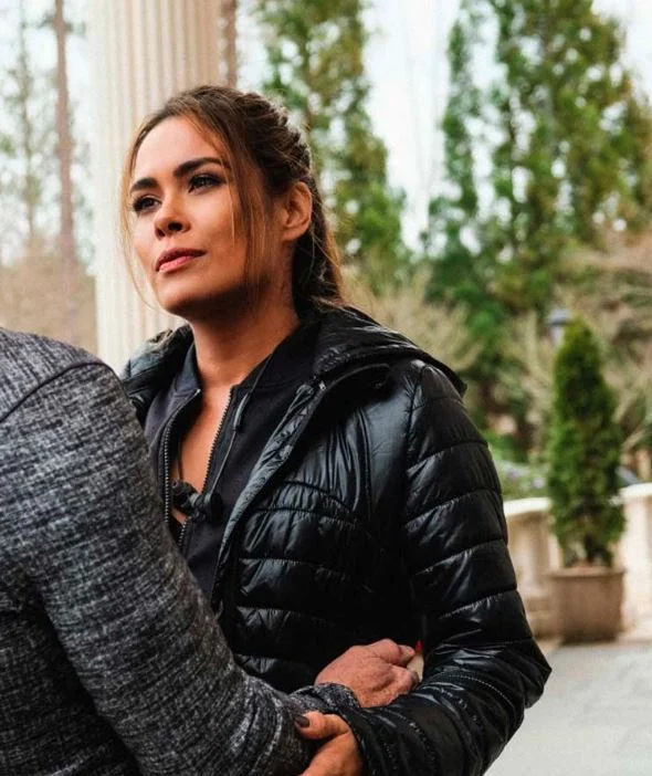 Dynasty S03 Cristal Carrington Jacket With Hood Chenille Brocade Lace